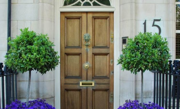 29 Best Front Door Flower Pots Ideas And Designs For 2018 pertaining to size 1122 X 1600