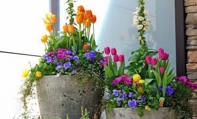 29 Best Front Door Flower Pots Ideas And Designs For 2018 regarding sizing 1095 X 1637