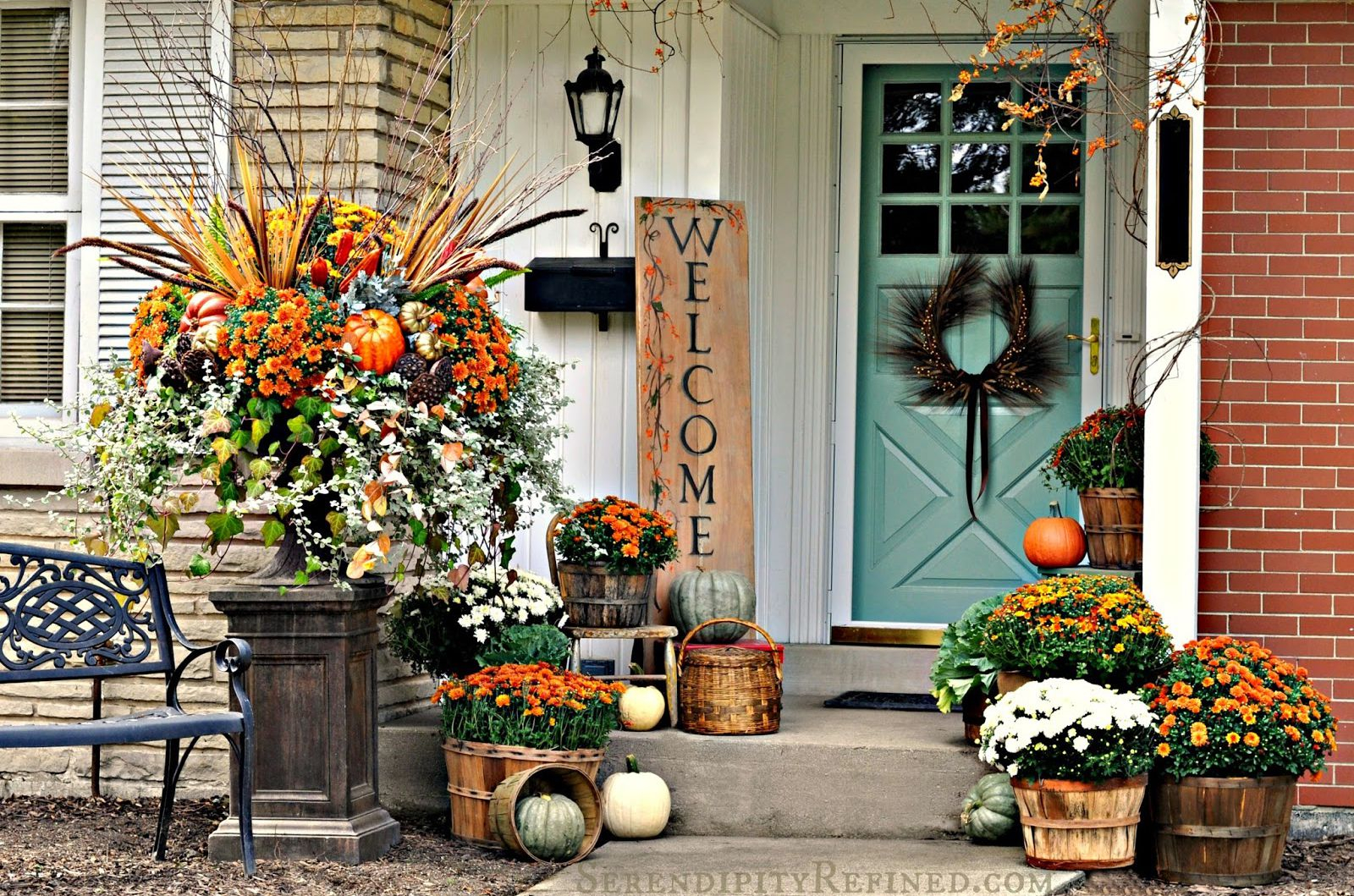 40 Fall Porch Decorating Ideas Ways To Decorate Your Porch For Fall with regard to proportions 1600 X 1059