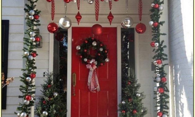 Awesome Front Porch Christmas Decorations Photo Design Ideas Tikspor in measurements 770 X 1023