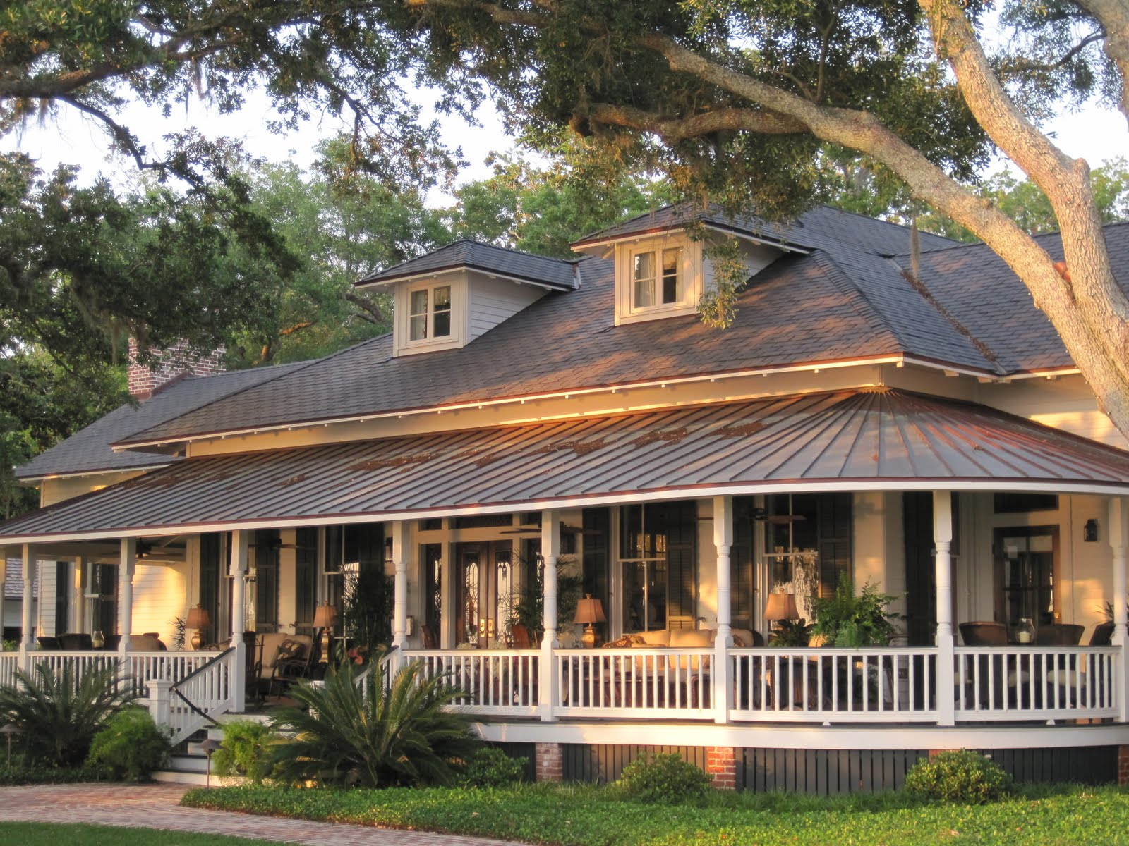 Country Home Design With Wraparound Porch Homesfeed Small ...