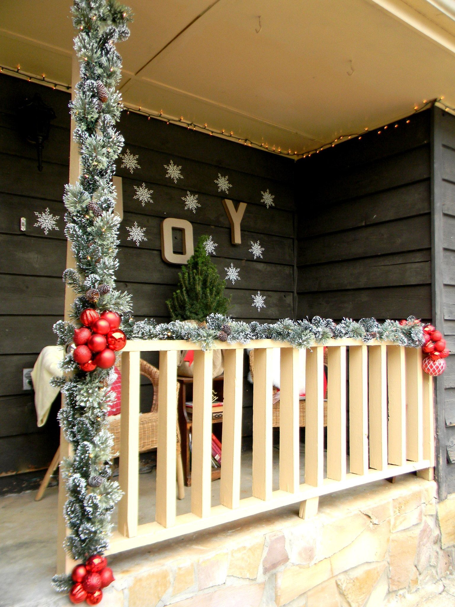 Front Porch Christmas Decorating Ideas Country Christmas pertaining to dimensions 1536 X 2048