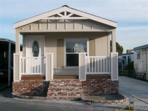 Front Porch On End Of Trailer For Those Tight Mobile Home Park with regard to sizing 1048 X 786