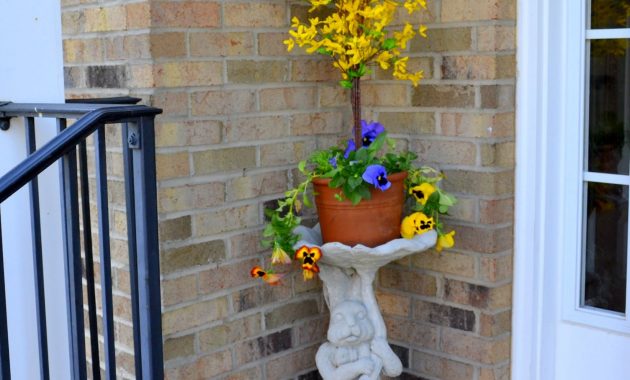 Lovely Front Porch Spring Decor With Corner Statue Pots With in dimensions 1505 X 1600