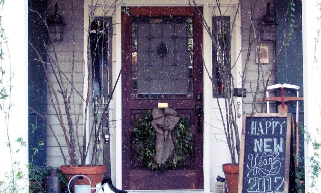 Winter Front Porch Cottage In The Oaks with regard to measurements 2592 X 1944